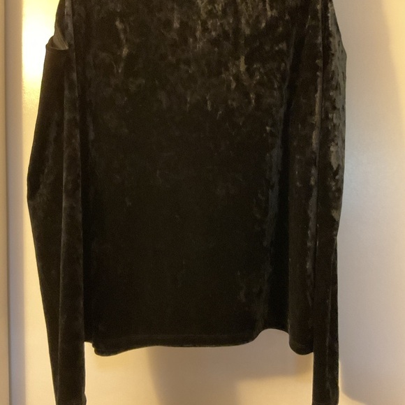 Black Velvet Cold Shoulder - Picture 4 of 6